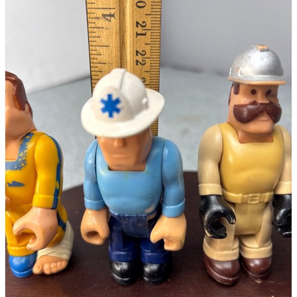 Fisher Price Husky Helpers Set 3 Figures - Construction Worker Paramedic & Injur - Picture 13 of 16